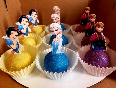 Disney Princess Cake Pops, Disney Princess Chocolate Covered Oreos, Princess Cakepops Ideas, Cake Pops Disney Princess, Up Cake Pops Disney, Kids Birthday Treats, Princess Cake Pops, Disney Princess Cake, Princess Theme Birthday