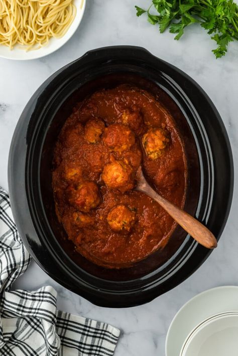 Slow Cooker Italian-Style Meatballs - Joy Bauer Crockpot Italian Meatballs, Slow Cooker Italian Meatballs, Easy Crockpot Meatballs, Joy Bauer Recipes, Meatballs Crockpot, Crockpot Meatballs, Italian Style Meatballs, Perfect Meatballs, Pub Grub