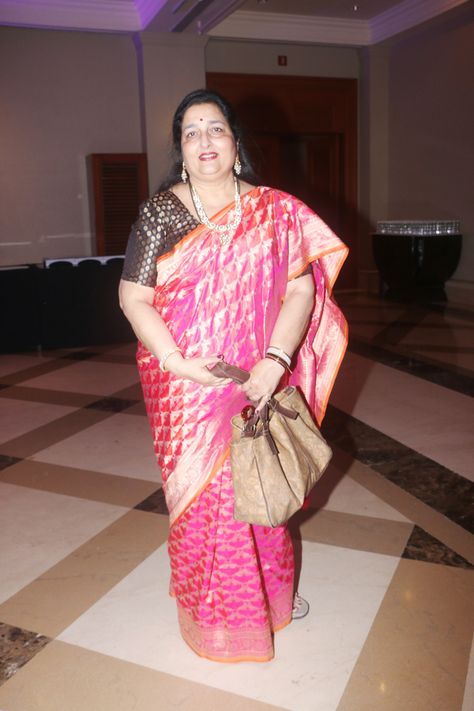 Anuradha Paudwal at Nikhita & Sidhant Kapoor's wedding reception at JW Marriott Anuradha Paudwal, 90s Era, Jw Marriott, Wedding Reception, Singers, Saree, Media, Quick Saves, Wedding Receptions