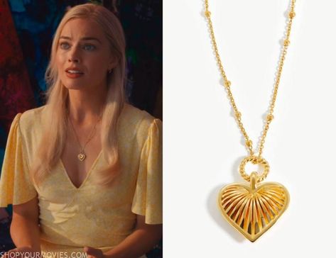 Barbie: Barbie’s Gold Heart Necklace Barbie Movie Accessories, Barbie Movie Necklace, Barbie Necklace Movie, Old Money Gifts, Barbie Heart Necklace, Barbie Movie Costumes, Margot Robbie Outfit, Barbie Movie Outfits, Barbie Necklace