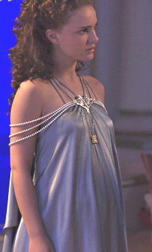 Night gown Padme Pregnant, Natalie Portman Star Wars, Padme Costume, Sith Costume, Star Wars Padme Amidala, Baby Nightgown, Padmé Amidala, Star Wars Padme, Girls Run The World