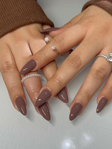 Fall nails and outfits | 51 Best Fall Nails to Meet and Greet the Season Long Almond, Fake Nail, Almond Shaped, Fall Nail Colors, Neutral Nails, Brown Nails, Dream Nails, Fire Nails, Classy Nails