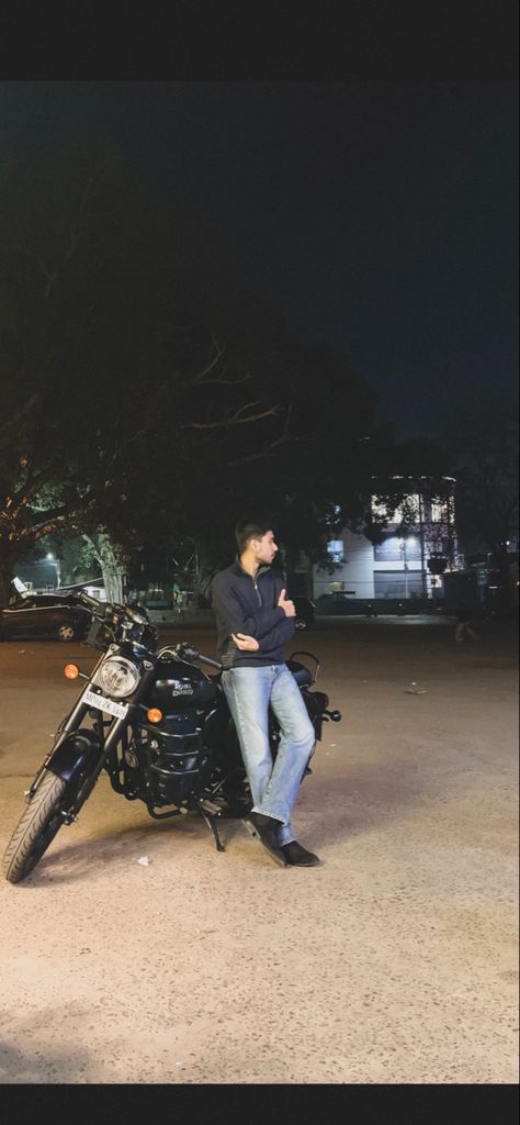 Bike Photo Pose, Bike Poses Men, Restaurant Photo Ideas, Bike Pose, Boy Snaps, Boy Snaps Pic, Diwali Photography, Boys Night, Corvette Zr1