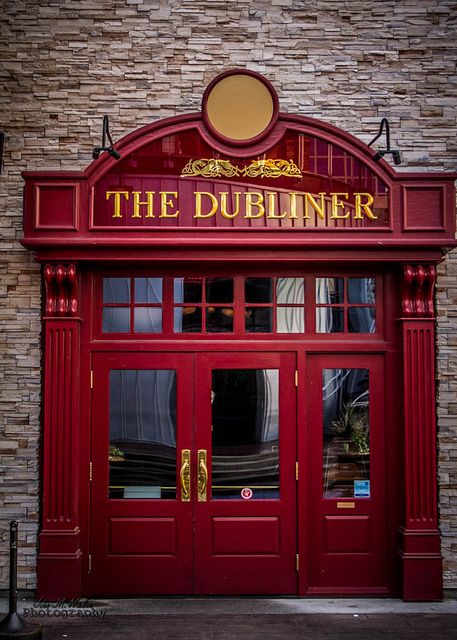 Pub Entrance Design, Restaurant Door, Shop Facade, Storefront Signs, Pub Design, Shop Fronts, Cool Doors, Cafe Interior Design, Red Door