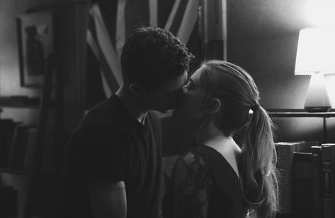 Hot Hero, Josephine Langford, Gorgeous Man, Hardin Scott, After Movie, Love Couple Photo, Movie Couples, Cute Couples Kissing