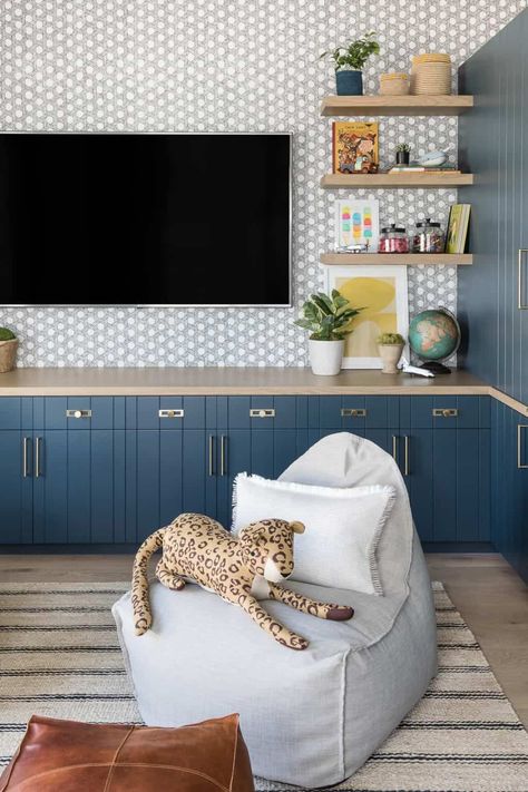 Tour a beautiful California home inspired by a Pennsylvania Dutch style Floor Lounge Chair, Kids Tv Room, Playroom Toy Storage, Mindy Gayer Design, Transitional Living, Up House, Transitional Living Rooms, Bunk Room, Wood Countertops