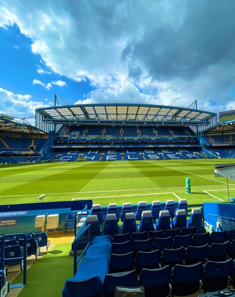 Football Aesthetics, Stamford Bridge Stadium, Chelsea Football Team, Chelsea Fc Wallpaper, Women Football, Soccer Sports, Stamford Bridge, Chelsea Football, Adventure Photography