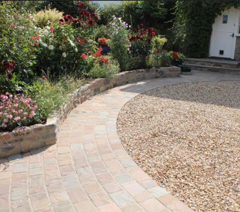 Front Garden Driveway, House Front Garden, Front Driveway Ideas, Front Garden Design Ideas, Front Garden Ideas Driveway, Yard Landscape Ideas, Garden Ideas Driveway, Garden Ideas Uk, Driveway Entrance Landscaping