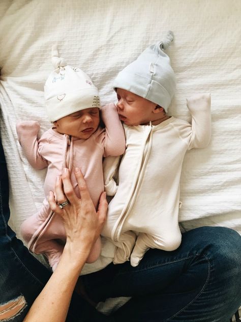 Twin Newborn Essentials (for babies and mom) - Kristy Denney Twin Going Home Outfits, Twin Baby Essentials, Newborn Twins Hospital, Mom And Twins, Twin Baby Outfits, Twins Boy And Girl, Newborn Triplets, Twin Baby Photos, Newborn Hospital Outfits