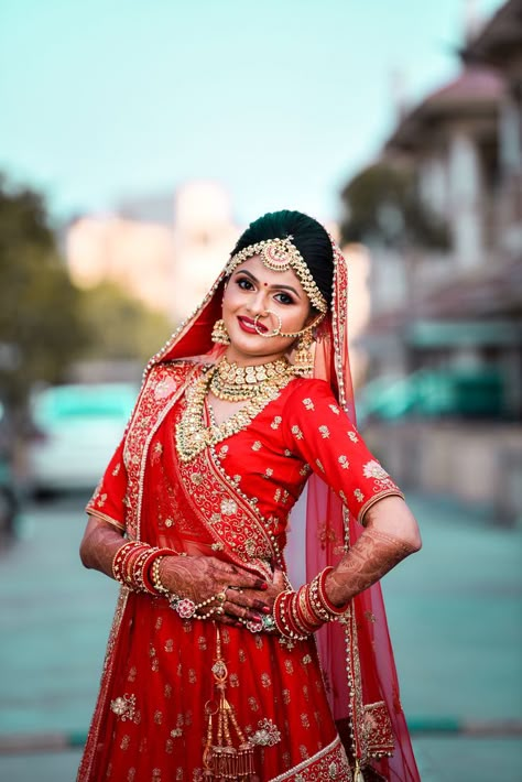 Pin on wedding Dulhan Bride Pose, Bride Dulhan Pic, Singal Bride Pose, Dulhan Single Pose Wedding Photos, Wedding Girl Posing, Dulhan Pic Wedding Bride, Indian Dulhan Single Pose, Dulhan Pic Beautiful, Bride Poses Single