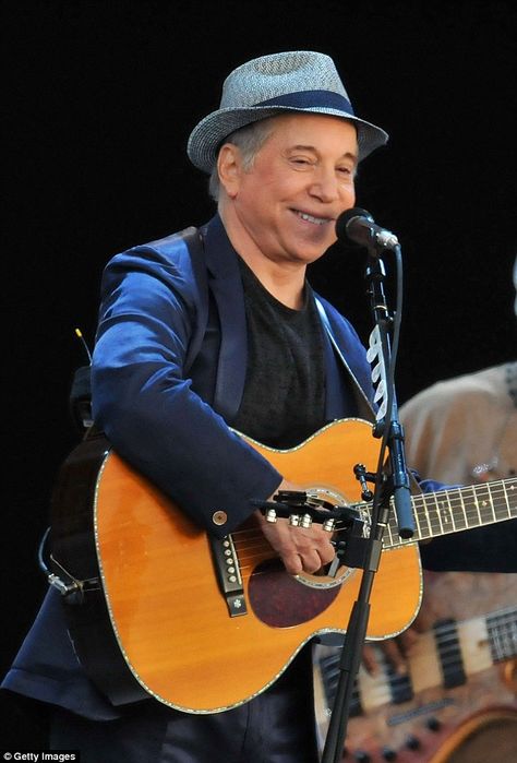 Paul Simon biography paints an unflattering portrait of an ambitious musician haunted by insecurities and jealous rages exacerbated by Art Garfunkel | Daily Mail Online Art Garfunkel, American Bandstand, Bridge Over Troubled Water, Simon Garfunkel, The Hollywood Bowl, Fear Of Flying, Paul Simon, Washington Square Park, Stephen Colbert