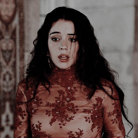 Adelaide Kane Gif Reign, Mary Reign Gif, Adelaide Kane Aesthetic, Face Claims Gif, Adelaide Kane Reign, Reign Gif, Queen Mary Reign, Adelaide Kane Gif, Reign Cast