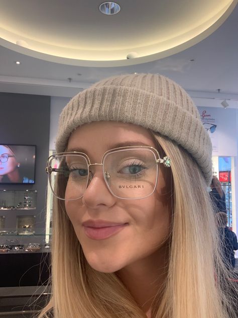 Bvlgari Glasses. Blonde Girl. Happy and Cute mmyes. Glasses 2023 Trend Women Round Face, Big Cute Glasses, Big Glasses Frames For Women, Glasses Inspo Trendy, Big Frames Glasses, Trendy Eye Glasses 2023, Glasses Style 2023, Stylish Glasses Women, Trendy Glasses 2023