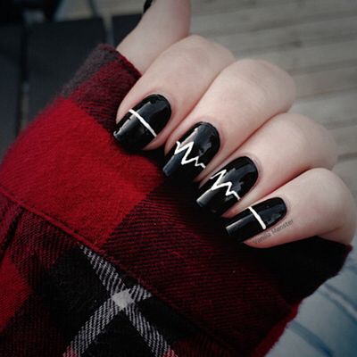 Such a cute idea, i really need to try this ;-) Monkey Nails, Black Acrylic Nail Designs, Black And White Nail, Black And White Nail Designs, Black And White Nail Art, Black Acrylic Nails, Heart Nail, Nail Designs Valentines, White Nail Art