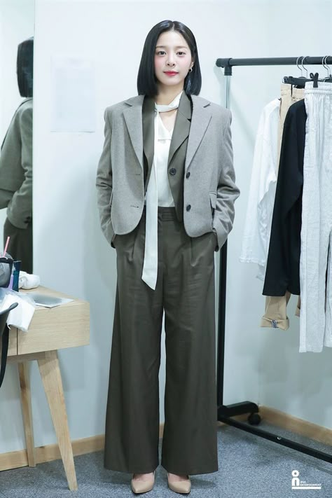 Kdrama Outfits Women Formal, Kdrama Office Outfit, Korean Office Look, Youngseo Icon, Seo In Ah, Business Proposal Kdrama, Kdrama Style, Korea Dress, Kdrama Fashion