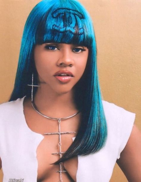 levauni, on Twitter: "+ lil kim recreated her 1993 chanel hair look.… " Kim 90s, Lil Kim 90s, Khole Kardashian, Chanel 90s, Yo Gotti, Rae Sremmurd, Foxy Brown, 2 Chainz, Blue Wig