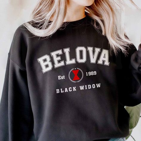 Etsy Sweatshirts, 1989 Shirt, Avengers Outfits, Geek Shirts, Color Combos Outfit, Marvel Clothes, Marvel Hoodies, Super Hero Outfits, Yelena Belova