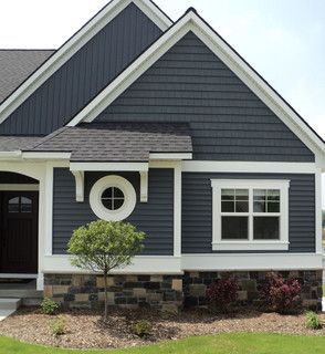 Enahnce your home's curb appeal with #VinylSiding Grey Vinyl Siding, Exterior Siding Colors, Blue Siding, Siding Colors, Casas Coloniales, Exterior Paint Colors For House, Shutters Exterior, Traditional Exterior, Casa Exterior