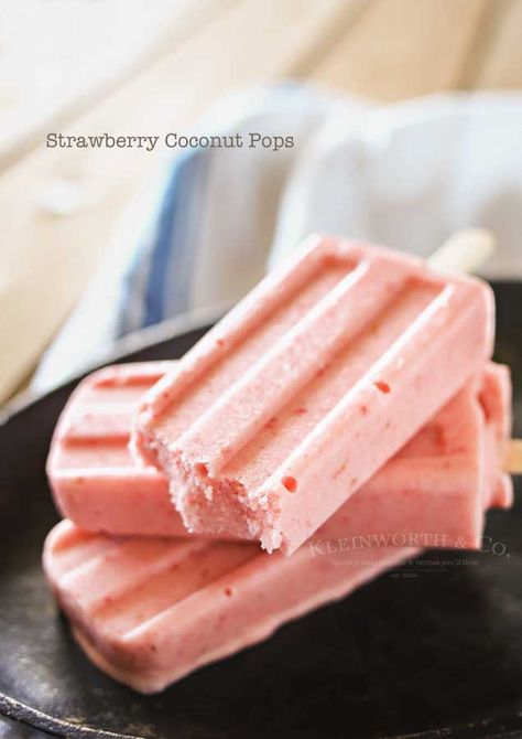 Frozen Popsicles, Pudding Pops, Coconut Popsicles, Frozen Treats Recipes, Weight Watcher Desserts, Healthy Chocolate Cake, Healthy Popsicles, Frozen Dessert Recipe, Cold Treats