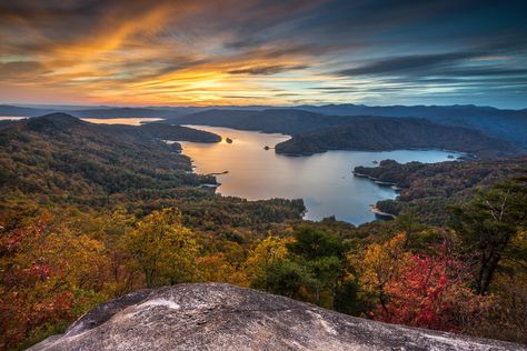 crystal mountain water of Lake Jocassee ---13 Outdoor Adventures Only The South Can Offer South Carolina Vacation, Upstate South Carolina, South Carolina Travel, Travel South, On The Road Again, Best Hikes, North America Travel, Down South, Great Lakes