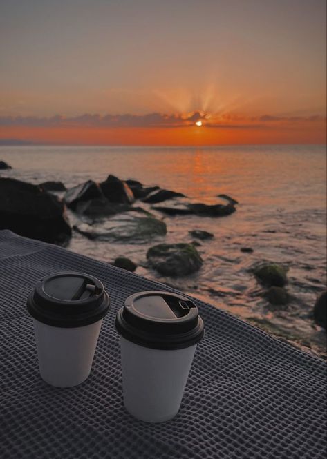 Coffee At Sunrise, Coffee Order Aesthetic, Couple Morning Coffee, Coffee Beach Aesthetic, Coffee And Sunset, Coffee And Sunrise, Coffee Sunrise, Coffee On The Beach, Kopi Aesthetic