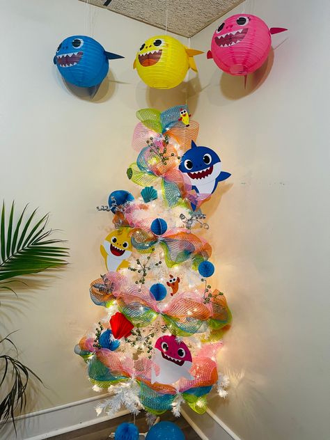 Baby Shark Christmas Tree, Shark Christmas Tree, Baby Shark Christmas, Shark Christmas, Baby Shark, Christmas 2024, Green Christmas, Holidays And Events, Kids Birthday Party