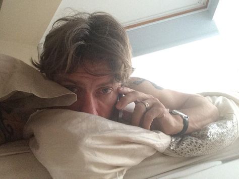 John Bishop on Twitter: "Morning @HackedOffHugh I now nominate @davemorrissey64 @flintoff11 @eddieizzard #WAKEUPCALL http://t.co/O3wCvF40eH" Charity Campaign, John Bishop, Fine Bedding, Join Us, Wake Up, Mirror Selfie, On Twitter, Twitter