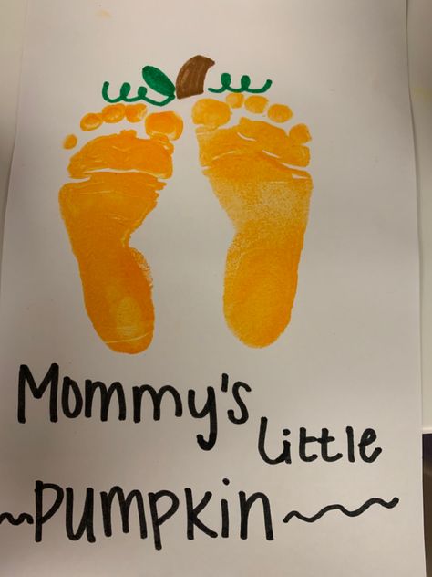 Infant Crafts Halloween, Pumpkin Handprint Crafts For Toddlers, Pumpkin Footprint Art For Infants, Pumpkin Feet Prints, Fall Footprints For Infants, Halloween Crafts Footprints, Pumpkin Craft For Infants, Fall Handprint And Footprint Art, Pumpkin Footprint