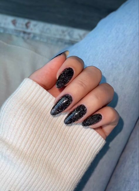 Sparkly Black Nails, Black Sparkle Nails, Black Prom Nails, Bio Nails, Taylor Swift Nails, Winter Nail Art Designs, Concert Nails, Nye Nails, Reflective Nails