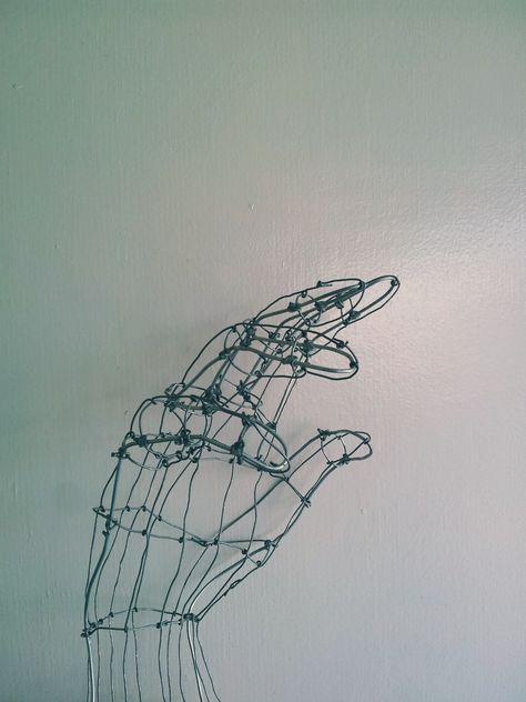 Wire Hand Sculpture, Michael Kohlhaas, Paperclip Art, Toxic Yuri, Fantasy Wire, Selective Mutism, Wire Art Sculpture, Sculpture Art Clay, Textile Sculpture