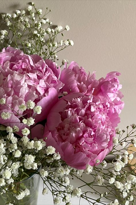 Peonies Bouquet Vase, Light Pink Peony Bouquet, Pink Peonies In Vase, Peonies Light Pink, Dream Life, Peonies, Floral Arrangements, Floral