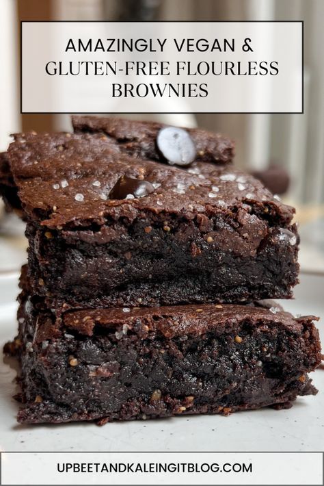 Amazingly Vegan and Gluten-Free Flourless Brownies - Upbeet & Kaleing It Gluten Free Vegan Brownie Recipe, Flourless Pumpkin Brownies, Flowerless Brownies, Gluten Free Brownies Healthy, Simple Gluten Free Desserts, Gluten Free Vegan Dessert, Oat Flour Brownies, Quinoa Brownies, Easy Vegan Brownies