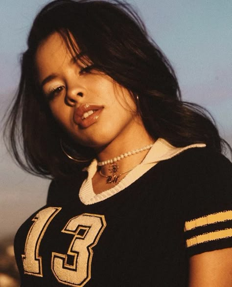 cierra ramirez 90s Latina Fashion, Chicana Makeup, 90s Latina Aesthetic, Miss Thang, 90s Makeup Look, Cierra Ramirez, Latina Aesthetic, Hispanic Aesthetic, Chicana Style