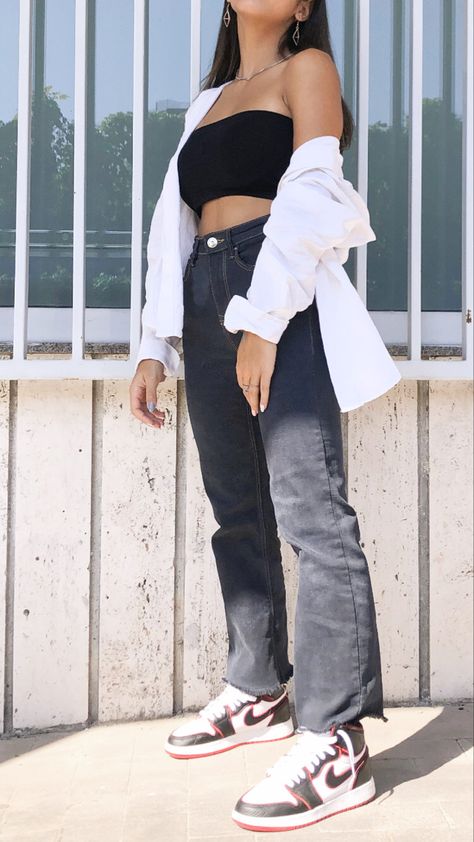 Jordan 1 Bloodline Outfit Women, Style Jordan 1 Women Outfit, Bloodline 1s Outfit, J1 Outfit Women, Highcut Outfit, Dk Outfit, Jordan Outfits Womens, Outfits Juvenil, Jordan 1 Outfit