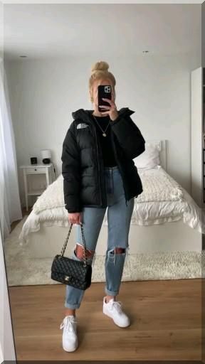 How To Style Nike Shoes Outfit Casual, Stylish Outfits For School Winter, Casual Winter Outfits For College, Outfit Invierno 2022 Mujer Casual, Winter Fashion Outfits For College, College Outfit Ideas Winter, Outfits Otoño 2022, Cute College Outfits Winter, Outfit Invierno 2022