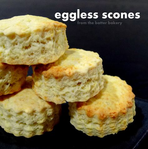 the batter baker: Eggless Scones Eggless Scones, Scones Recipe Uk, Easy Scones, Mini Scones, Scone Recipes, Homemade Buttermilk Biscuits, Scones Easy, Eggless Desserts, Savory Scones