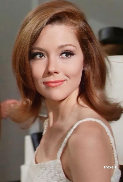 Avengers Women, Diana Riggs, Dame Diana Rigg, Bond Women, Avengers Girl, Emma Peel, Celebrity Stars, British Actresses, Lady Diana