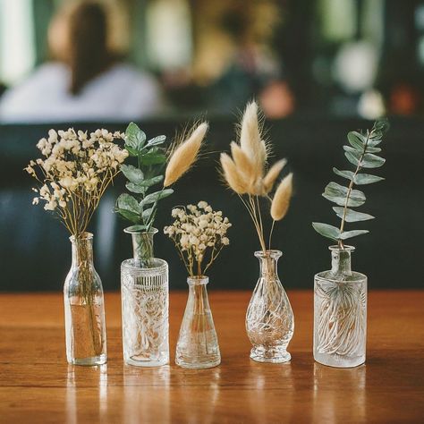 pub bar cafe hotel restaurant dried flower table decoration Eucalyptus Wedding Vase, Dried Eucalyptus In Vase, Bud Vases With Pampas, Vase Dry Flower, Bud Vases Dried Flowers, Dried Flower Wedding Arrangements, Simple Natural Wedding Decor, Bunny Tail Wedding Decor, Spring Decor Wedding