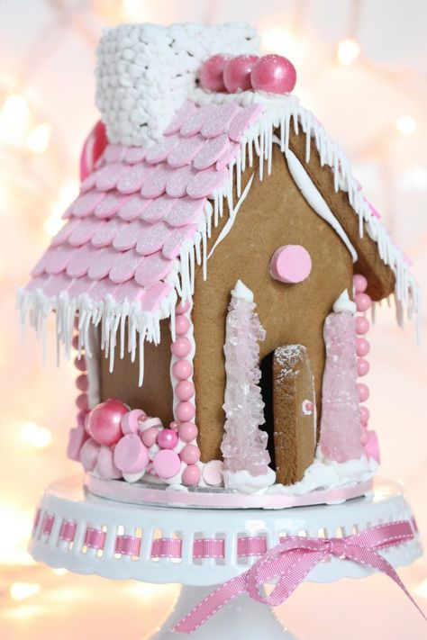 Christmas Gingerbread House Ideas | Sweetopia Gingerbread House Template Printable, Graham Cracker Gingerbread, Gingerbread House Icing, Graham Cracker Gingerbread House, Easy Gingerbread House, Homemade Gingerbread House, Ginger Bread House Diy, Gingerbread House Recipe, Cool Gingerbread Houses