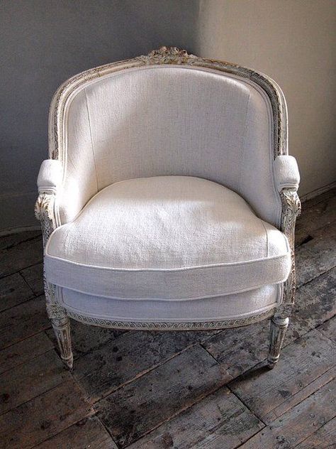 French antiques, Antique chairs and Antiques on Pinterest Antique French Chairs, French Country Decorating Living Room, French Country Living, Antique French Country, Cottage Shabby Chic, French Country Living Room, French Chairs, Country Living Room, White Chair