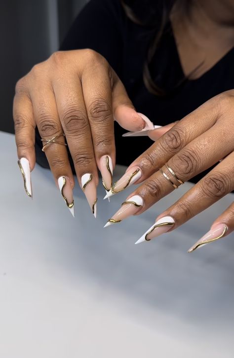 Stiletto Nails Black Women, Nails Designs Unique, Classy Stiletto Nails, Stiletto Nails Designs Unique, Stiletto Nails Black, Nails Black Women, Inspiring Nails, Stilleto Nails Designs, Black Stiletto Nails