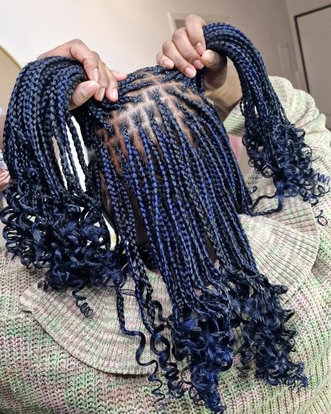 Hair braided by @munichhairbraider Follow us @natural_mary_o @natural_mary_o_hair #münchenhairbraider . . . . . . . . ____________________________________ #munichhairbraider #braidingwig #hairbraiding #braidsbyme #braidedstyles #frenchbraids #longbraids #twobraids #boxbraids #braidstyles #braidstyles #knotlessboxbraids #knotless #beads #instahair #voiceofhair #braidsgang #broner #protectivehairstyle #longhair #cornrows #braids #hairstyles #braidswithcurls #newbraidsstyles #stitchbraids #... Blue Braids With Beads, Blue Hair Braids, Knotless Beads, Cornrows Braids Hairstyles, Amazing Braids, Blue Braids, Navy Blue Hair, Braids Ideas, Hair Braider