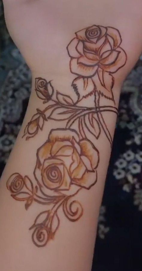 Simple Mehndi Designs Rose Flower, Rose Tattoo Mehndi Designs, Mehdi Degine Rose Flower, Gulab Mehandi Design, Gulab Mehndi Designs, Rose Mehndi Designs Flowers, Rose Flower Mehndi Designs, Mehndi Flower Designs, Mehandi Simple