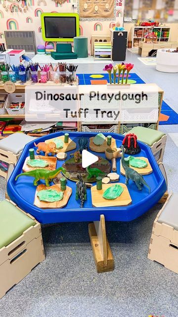 Playdough Ideas Eyfs, Dinosaur Tuff Tray, Dinosaur Tuff Tray Ideas, Small World Eyfs, Dinosaurs Eyfs, Dinosaur Small World, Tuff Tray Ideas Toddlers, Play Hacks, Dinosaur Play