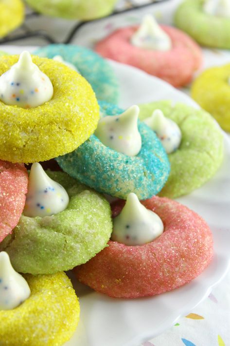 Easter Bakery Treats, Easter Blossom Cookies, Easter Themed Cookies, Spring Bake Sale, Easter Sprinkle Cookies, Spring Cookie Flavors, Easter Baked Goods, Spring Baked Goods, Spring Cookies Recipes