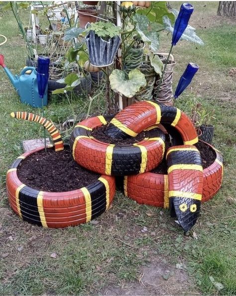 Patio Aquarium, Tire Playground, Design A Garden, Tire Craft, Reuse Old Tires, Tire Garden, Alice In Wonderland Diy, Tire Planters, Tire Art