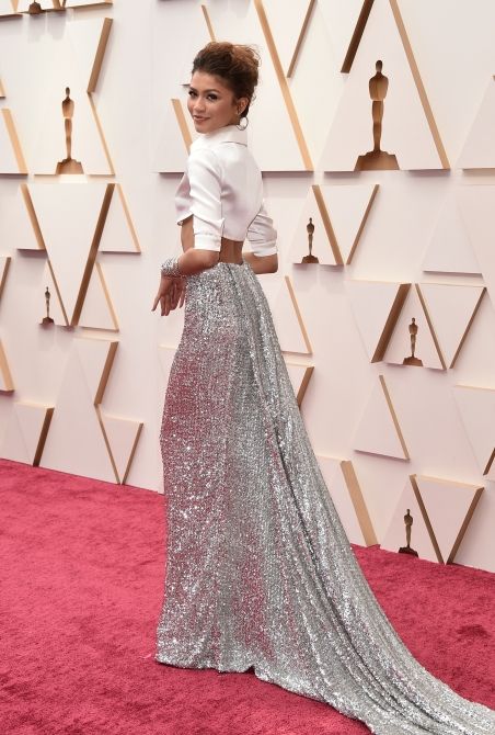 Zendaya Oscars Fashion 2022: Timothée Chalamet Shirtless, Zendayas Crop Top & More Must See Red Carpet Looks Zendaya Oscars, Oscars Fashion, Oscars 2022, Jessie Buckley, Ciaran Hinds, Academy Awards Red Carpet, The Long Goodbye, Best Costume Design, Oscar Fashion