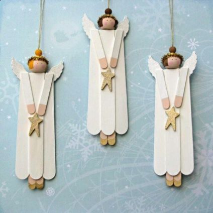 Popsicle Stick Angel Ornaments Joululahjat Diy, Christmas Ornaments Diy Kids, Ornaments Diy Kids, Popsicle Crafts, 13 November, Kids Christmas Ornaments, Creative Christmas Trees, Simple Christmas Decor, Diy Christmas Decorations