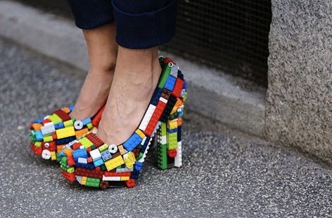 Lego Jewelry, Recycled Outfits, Creative Shoes, Crazy Hats, Fashion Week 2015, Lego Projects, Recycled Fashion, Funky Fashion, Unique Shoes