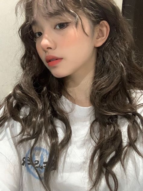 Curly Asian Hair, Long Curly Black Hair, Black Curly Hair, Curly Girl Hairstyles, Beauty Shots, Short Hair Haircuts, Asian Hair, Dream Hair, 인물 사진